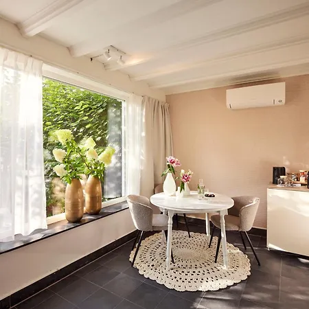 Antonius Beej De Maas Bed & Breakfast